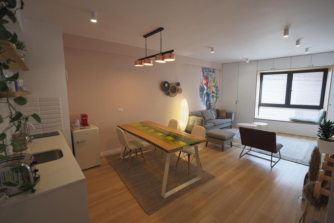 Apollo Apartment By Holistay Tiranë Luaran gambar