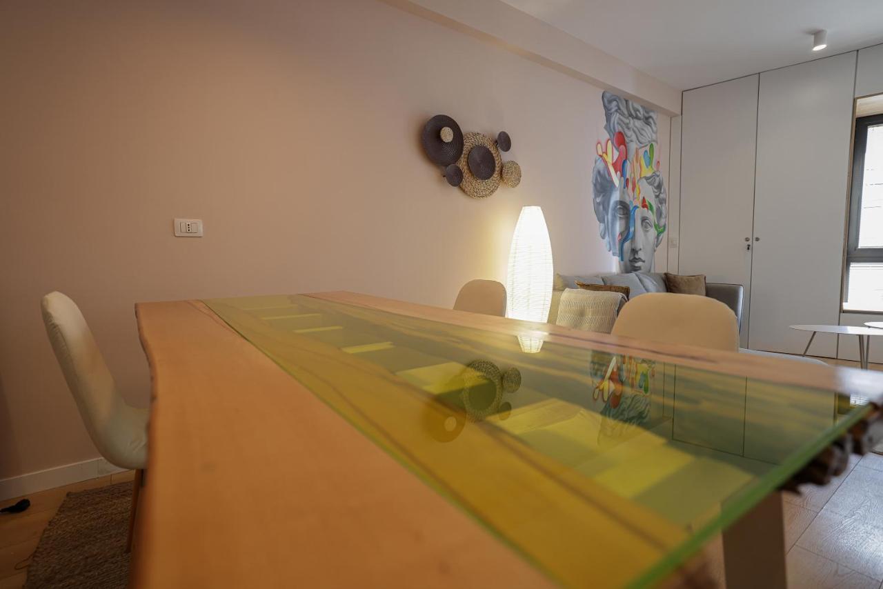 Apollo Apartment By Holistay Tiranë Luaran gambar